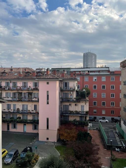 Appartement Duomo Walking DistanceModern Flat With Free Wifi à Milan Extérieur photo
